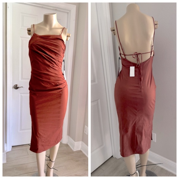 Astr Dresses & Skirts - Astr the Label Elegant Brown Backless Dress